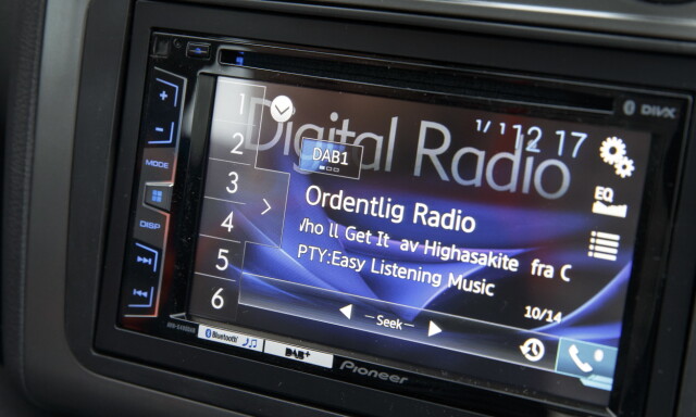 Lyttertallene stuper på radio